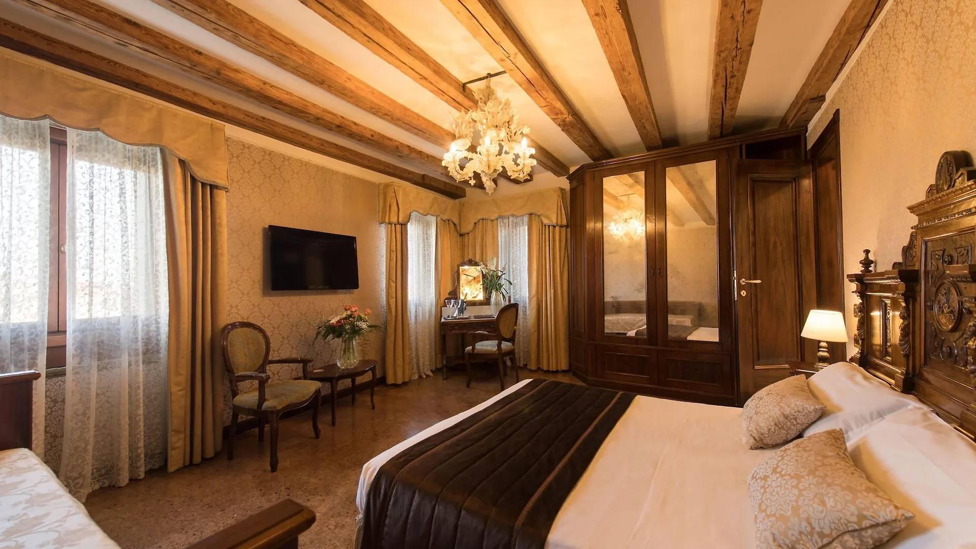 Palazzo Bembo - Exclusive Accommodation Venezia 2*,  Italia