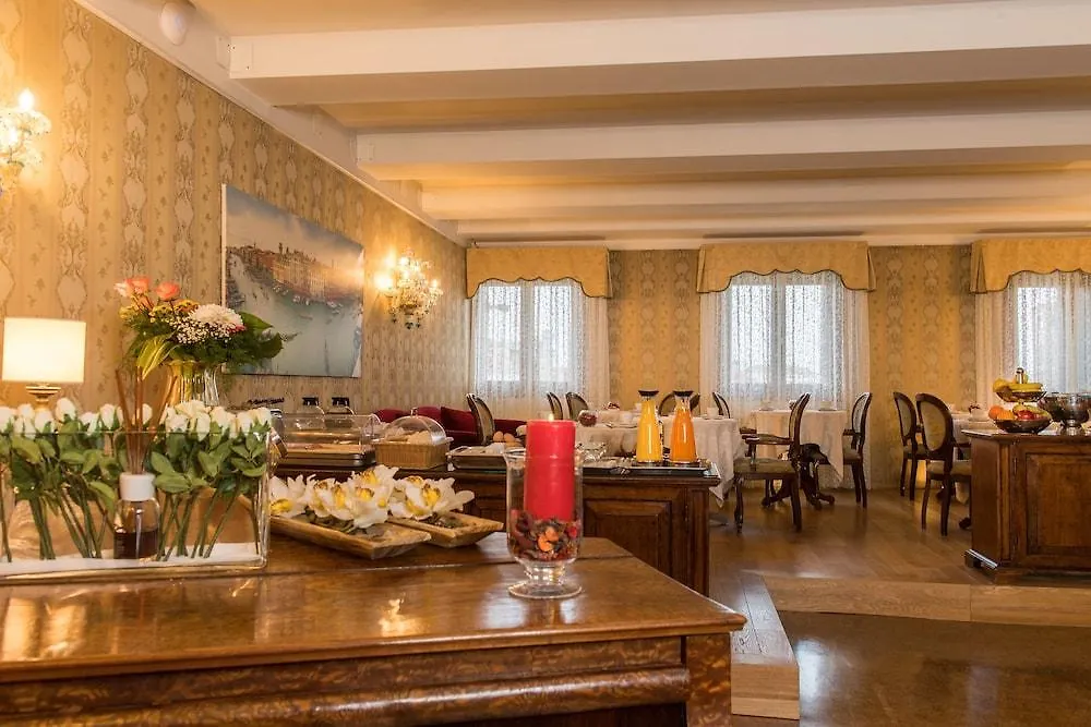 Palazzo Bembo - Exclusive Accommodation Venezia 2*,  Italia