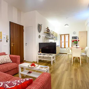 https://lady-camollia-apartment.it-tuscanyhotel.com