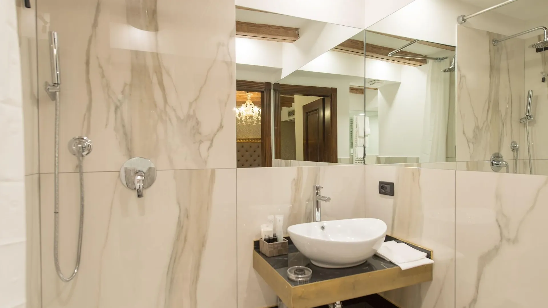 Palazzo Bembo - Exclusive Accommodation Venedik Konukevi
