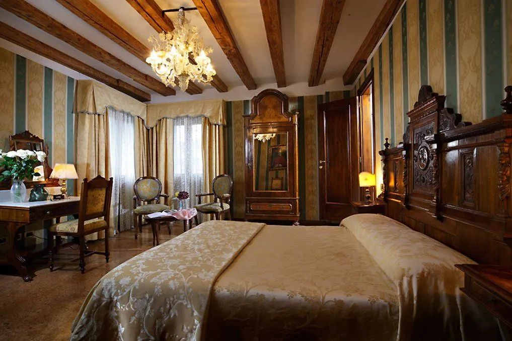 Palazzo Bembo - Exclusive Accommodation Venedik Konukevi