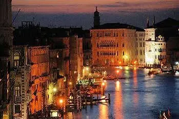 Palazzo Bembo - Exclusive Accommodation Venedik