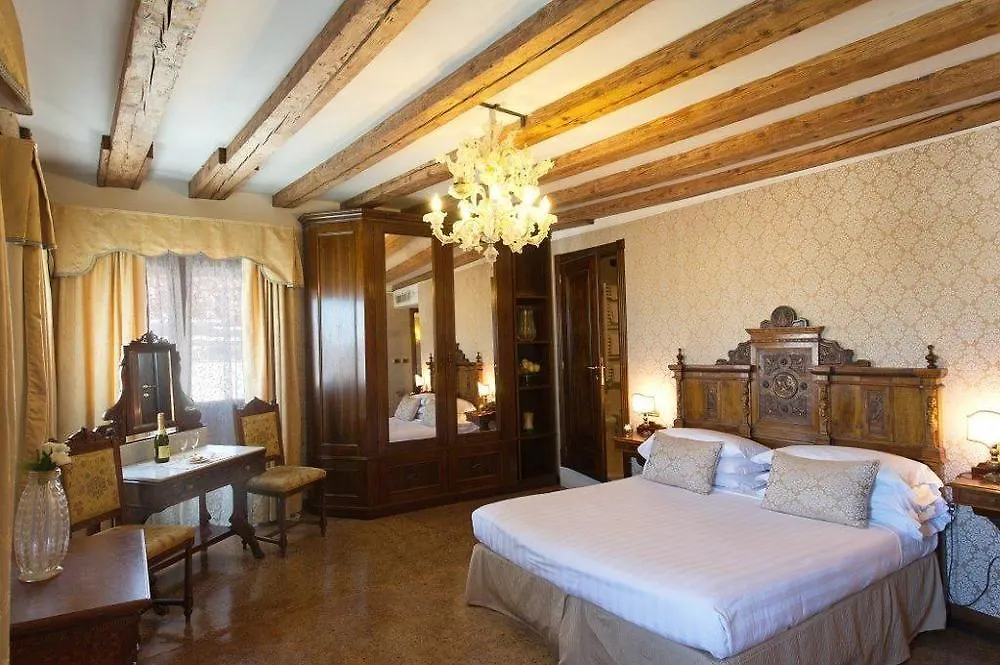 Palazzo Bembo - Exclusive Accommodation Venedik