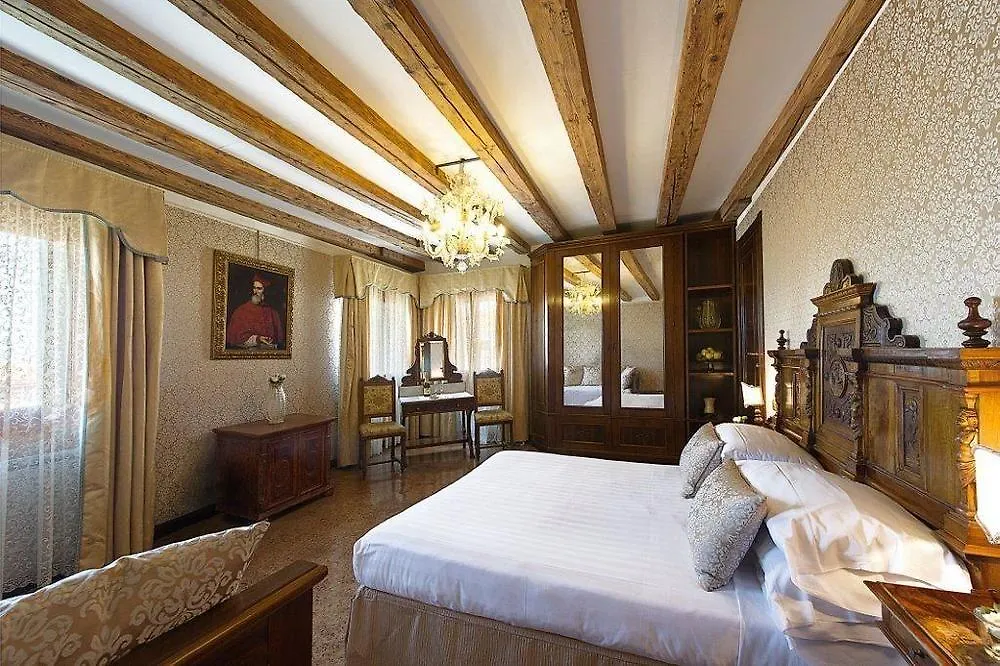 Palazzo Bembo - Exclusive Accommodation Venedik 2*,